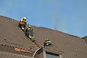 Feuer 3 Dachstuhlbrand Koeln Rath Heumar Gut Maarhausen Eilerstr P122